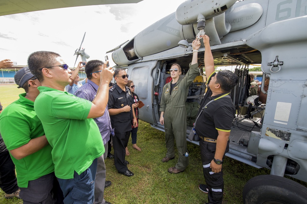 Mercy helicopter detachment holds landing zone training with Philippine disaster relief agencies