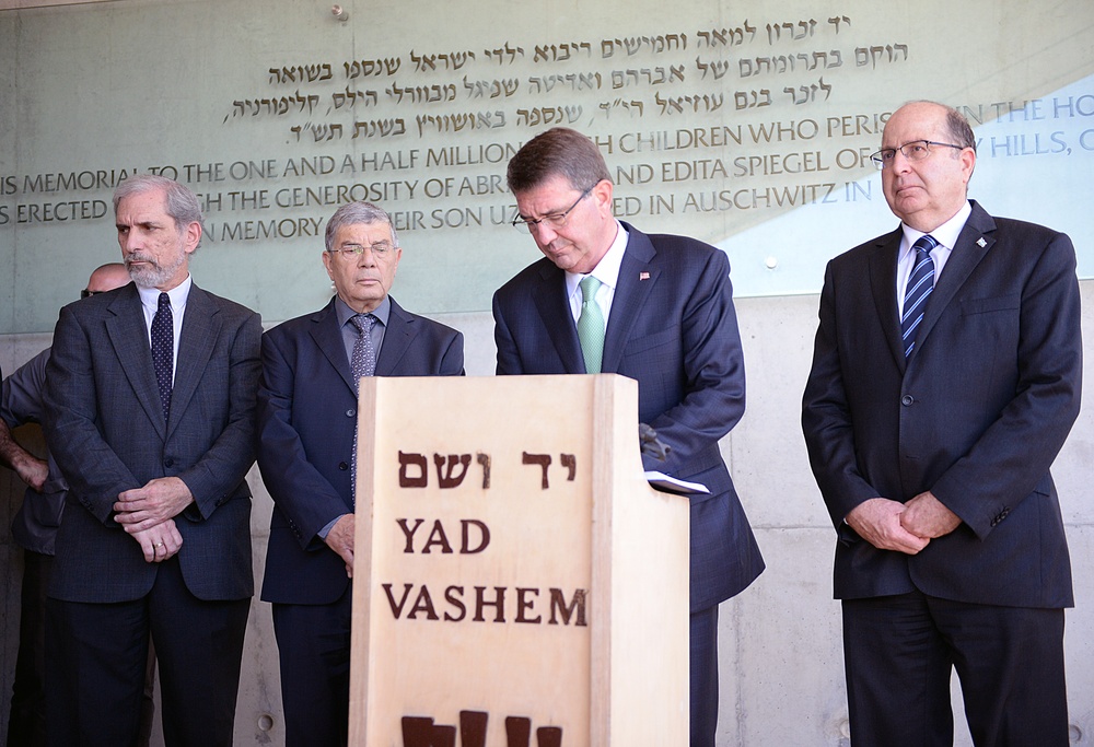 Secretary of defense and Israel's MOD visit Yad Veshem