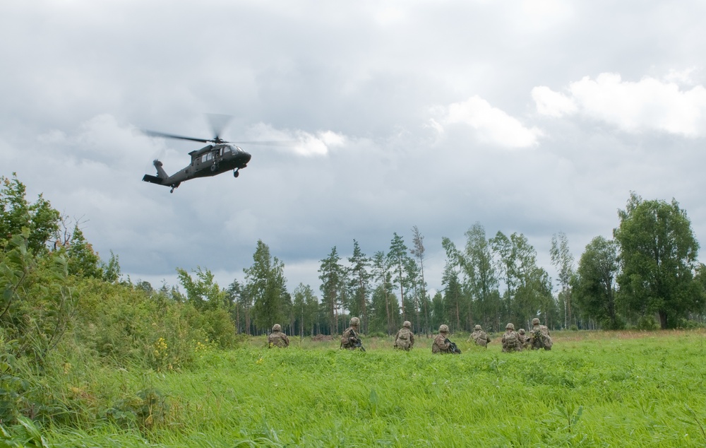 'Destined' Soldiers conduct air assault operations