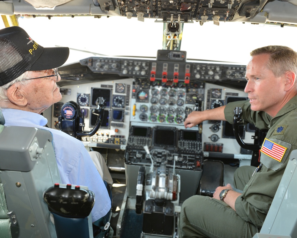 WWII fighter pilot veteran visits Nebraska Air National Guard