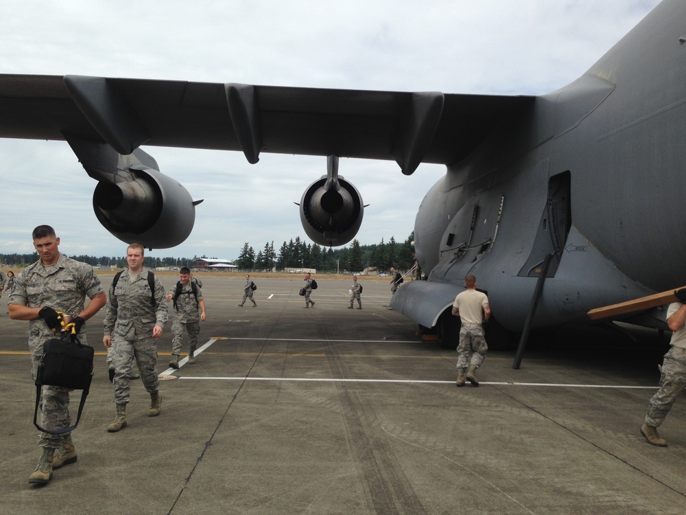 Airmen practice earthquake communications