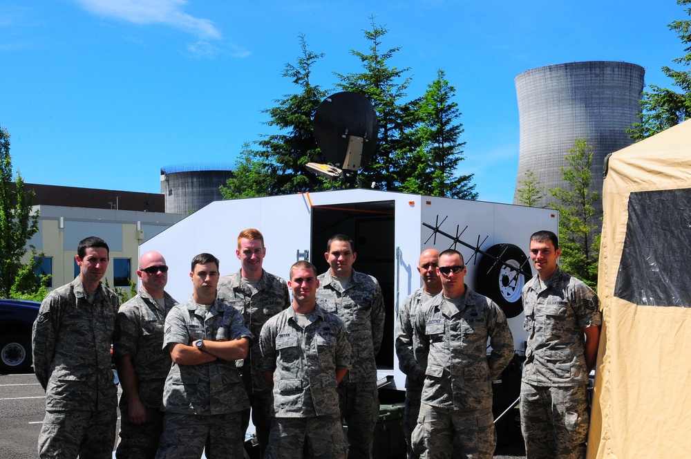 Airmen practice earthquake communications