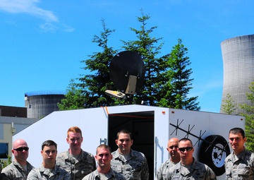 Airmen practice earthquake communications