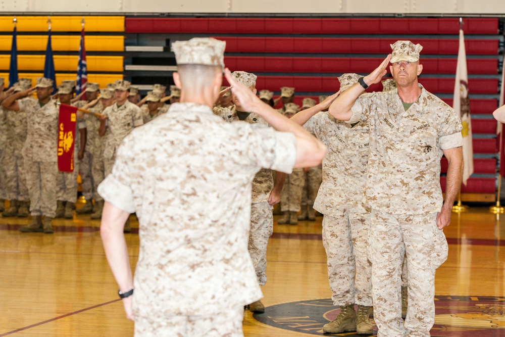 DVIDS - Images - H&S Bn Change Of Command Ceremony [Image 10 Of 17]