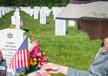 Gold star mother in Arlington National Cemetery