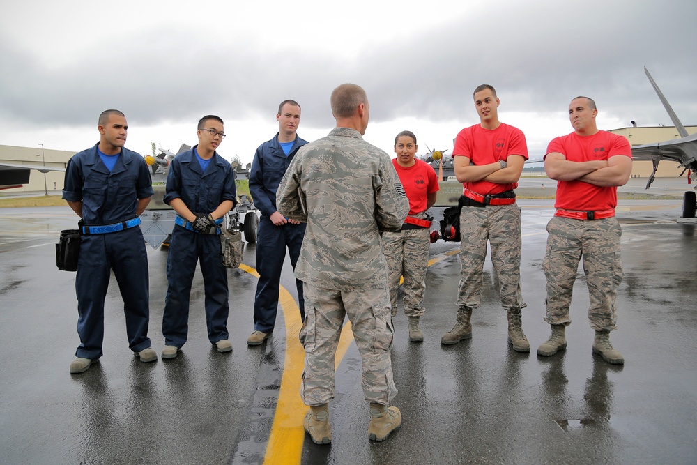 525th Aircraft Maintenance Unit Airmen win quarterly load competition