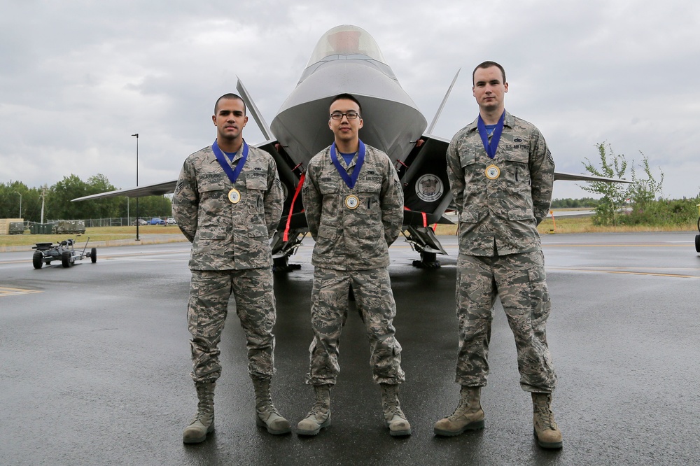 525th Aircraft Maintenance Unit Airmen win quarterly load competition