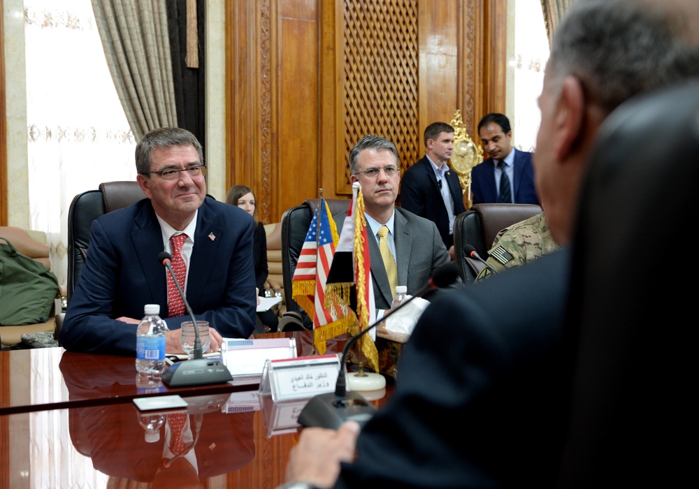 Secretary of defense meets with Iraqi minister of defense