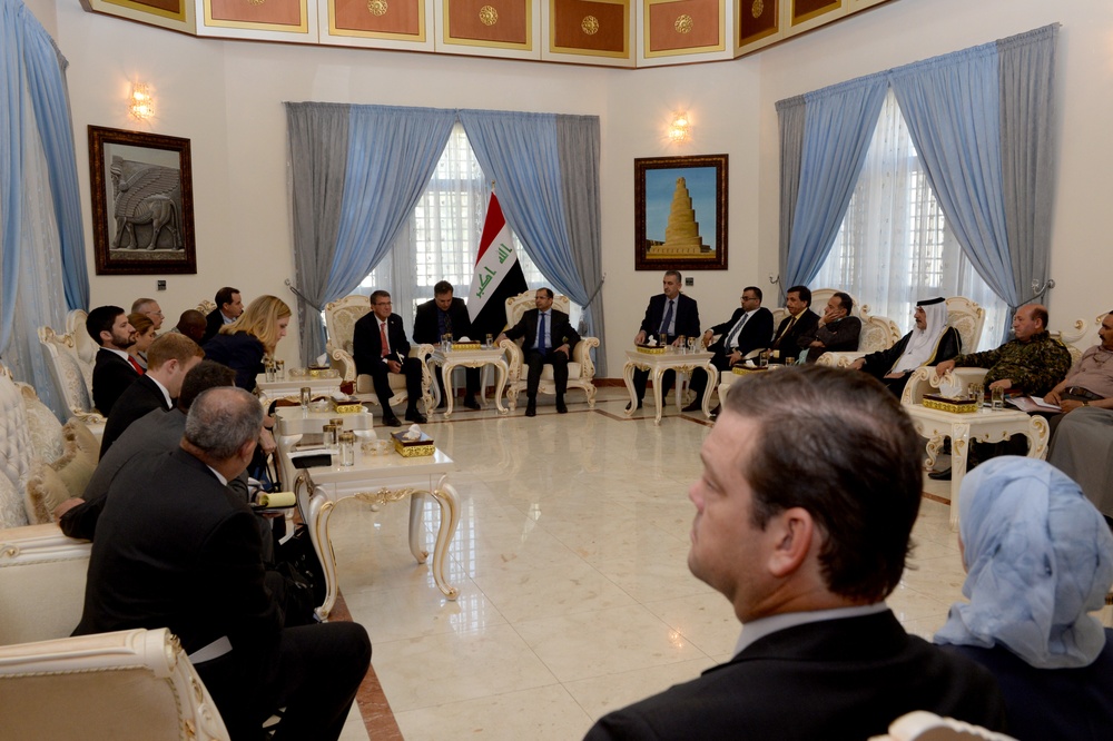 Secretary of defense meets with Sunni leaders