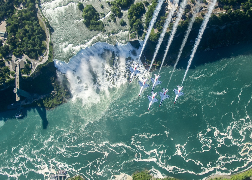 Thunderbirds fly over Niagara Falls