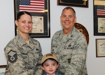 Security Forces SNCO receives Top Cop Award