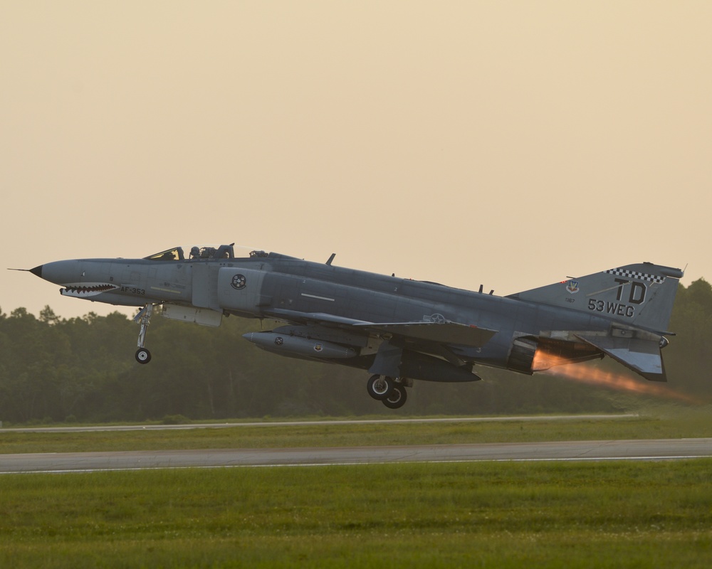 QF-4 take off