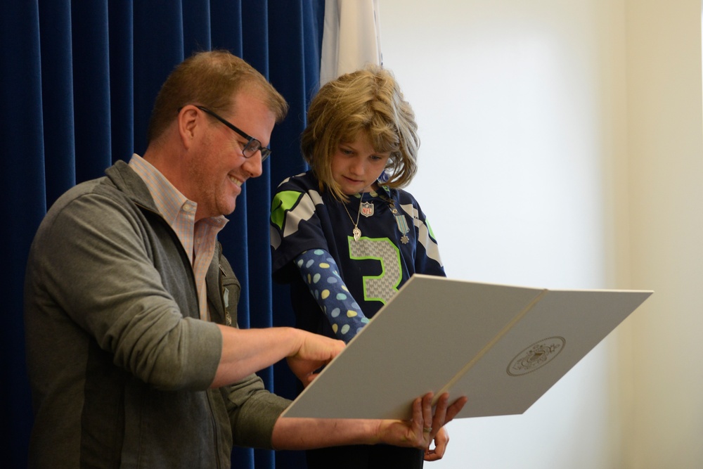 Meeks receive Coast Guard Meritorious Public Service award