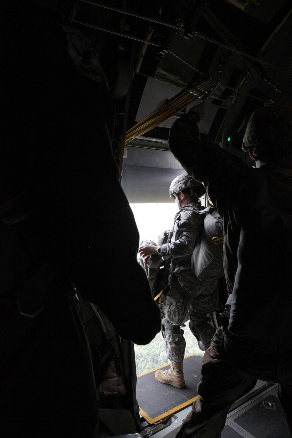 1-82 BCT conducts a mass tactical airborne operations