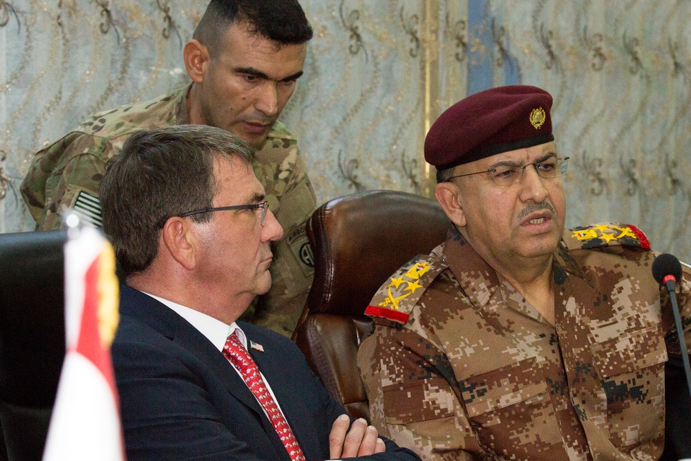 Secretary of defense visits Iraqi leaders