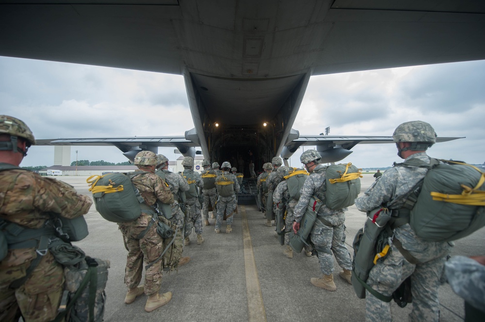 DVIDS - Images - 3BCT, 82nd Airborne Division airborne operation [Image ...