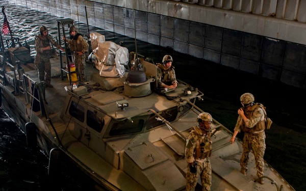 USS Germantown embarks RCB boat