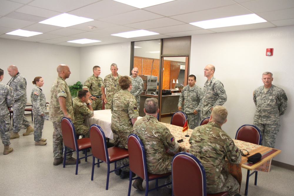 British Army Reserve Soldiers meet Brig. Gen. Gentry July 25, 2015