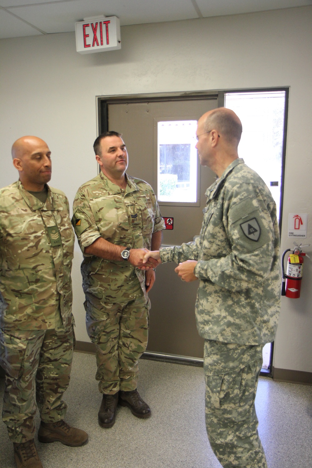 British Army Reserve Soldiers meet Brig. Gen. Gentry July 25, 2015