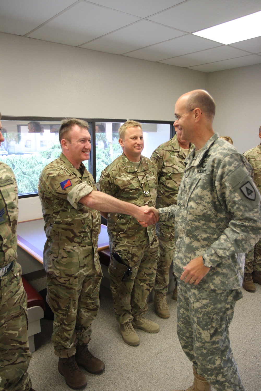 British Army Reserve Soldiers meet Brig. Gen. Gentry July 25, 2015