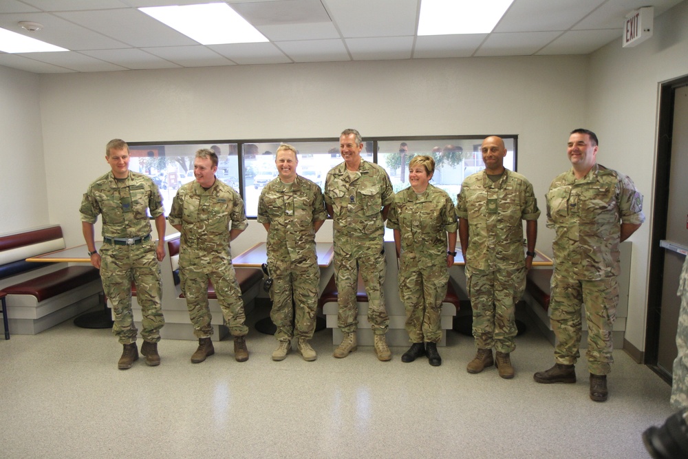 British Army Reserve Soldiers meet Brig. Gen. Gentry July 25, 2015