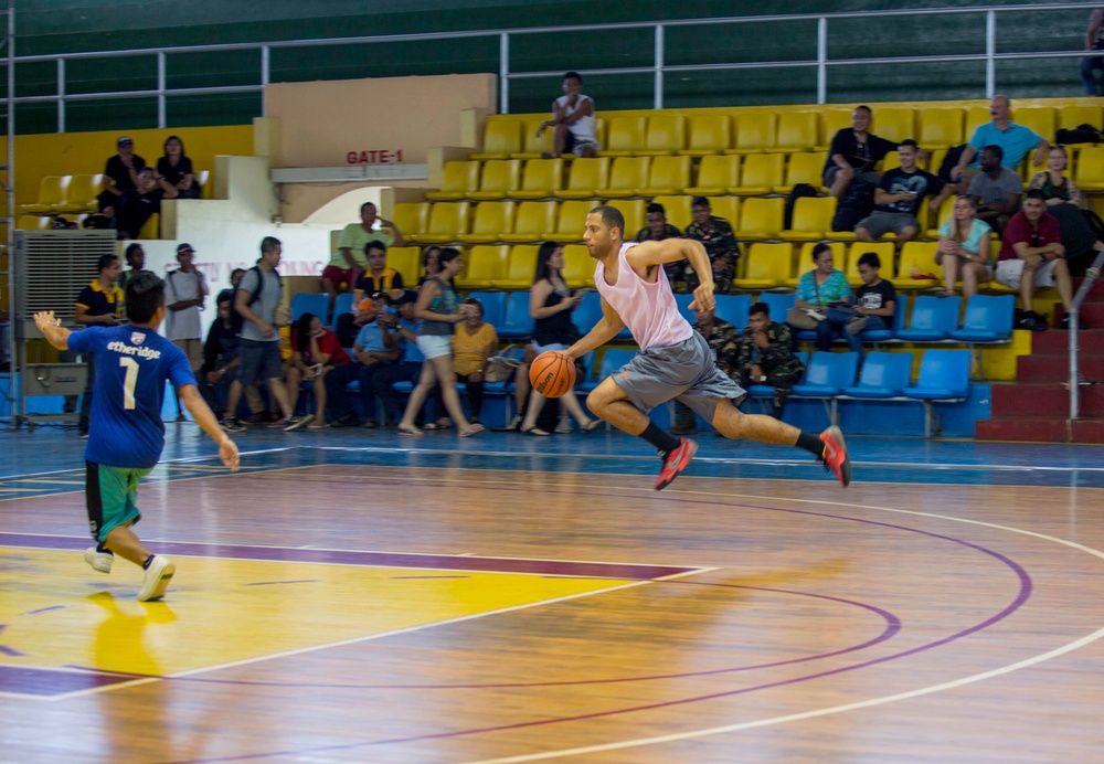 USNS Mercy, Philippine teams build camaraderie through basketball