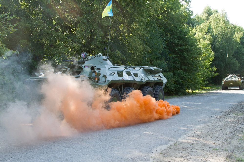 Rapid Trident 2015 training with Ukrainian and Lithuanian soldiers