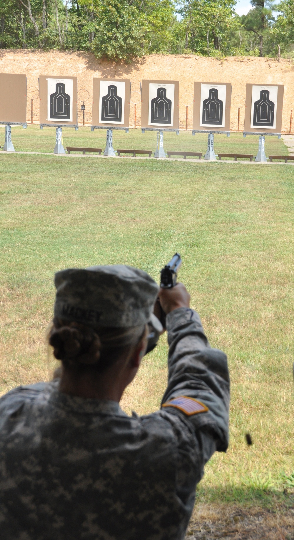 Arkansas Guardsmen demonstrate pistol proficiency