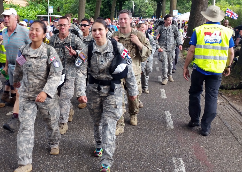 Blisters, boots, broken feet: TSC Soldiers take on ‘Nijmegen 4 Daagse’