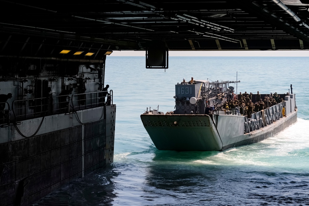 USS Green Bay operations in Darwin, Australia