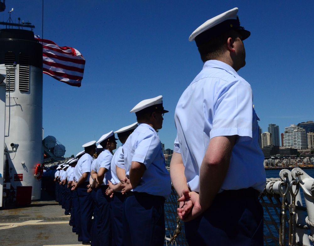 Coast Guard Cutter Midgett participates in Seattle Seafair Parade of Ships