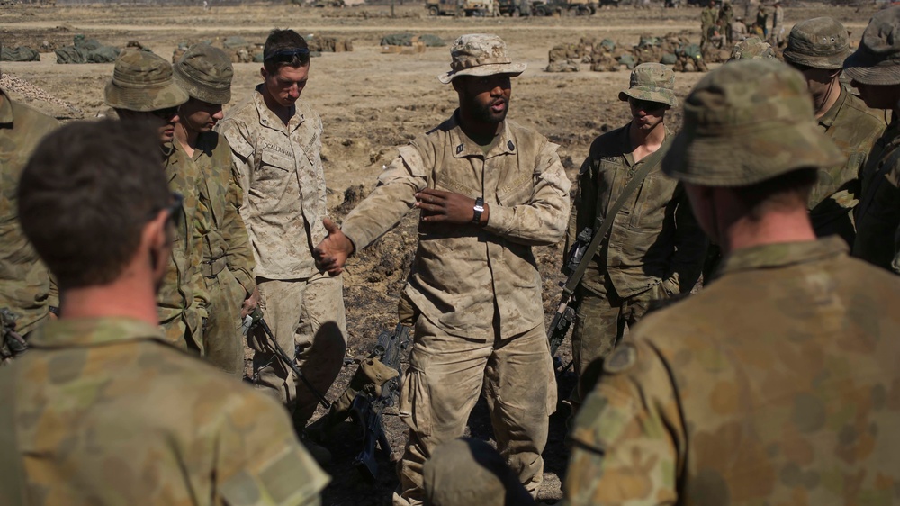 U.S. Marines share life-saving skills with Australians