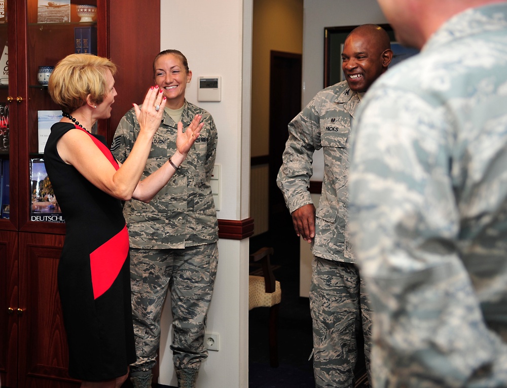 Indiana lieutenant governor visits Team Ramstein