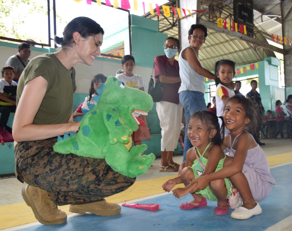Mercy holds a community health engagement in Cuartero during Pacific Partnership