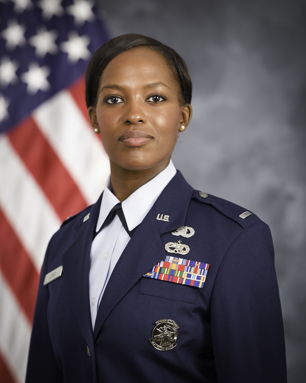 Official portrait, ceremonial flight commander, the US Air Force Honor Guard, 1st Lt. Kenda L. Gusme