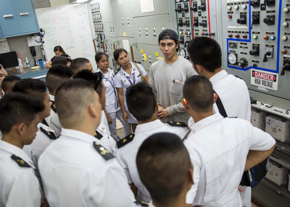 Filipino Maritime cadets tour USNS Mercy during Pacific Partnership