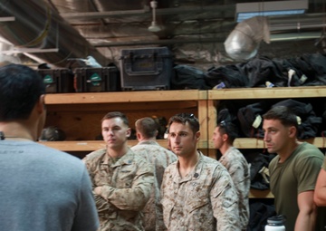U.S. Marines Recon, Air Force pararescuemen learn from each other