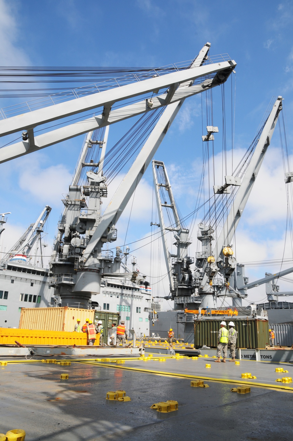 Army Reserve Soldiers conduct harbor and seaport operations training