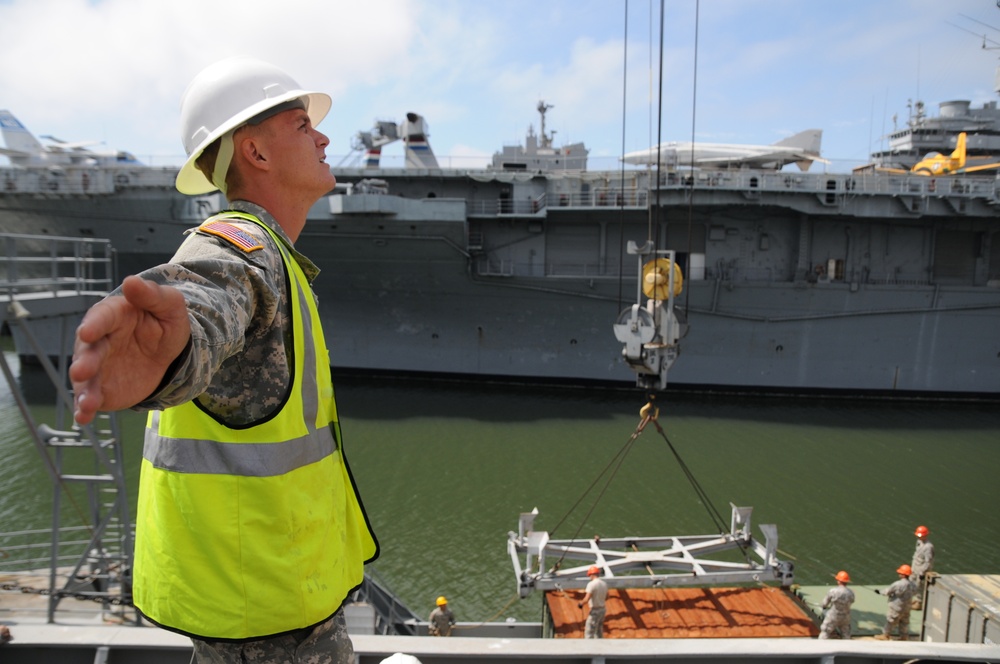 Army Reserve Soldiers conduct harbor and seaport operations training