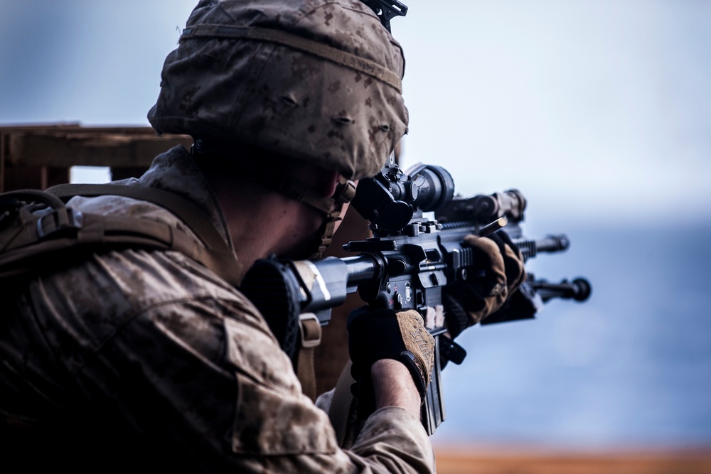 U.S. Marines prepare for barricade situations
