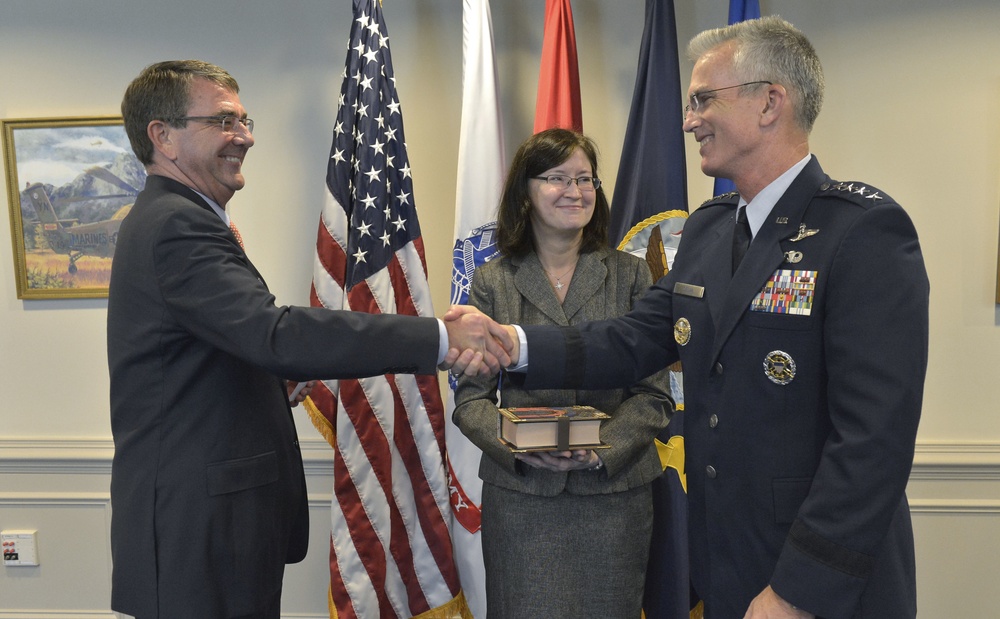 Secretary of Defense Ash Carter swears in Gen. Paul Selva to the office of vice chairman of the Joint Chiefs of Staff