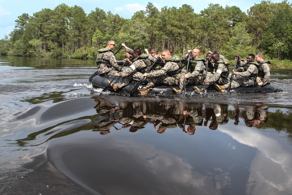 3rd BCT paratroopers go waterborne