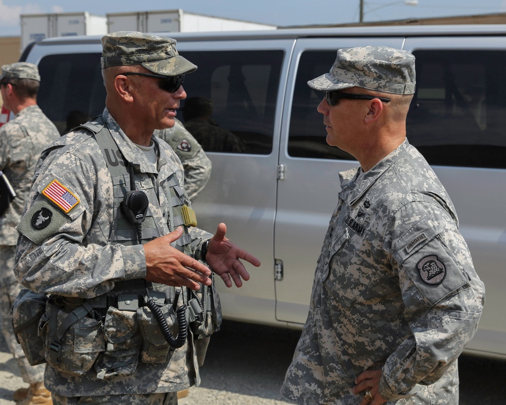 Maj. Gen. Tim Orr visits Iowa National Guard Soldiers at Fort Polk, La.