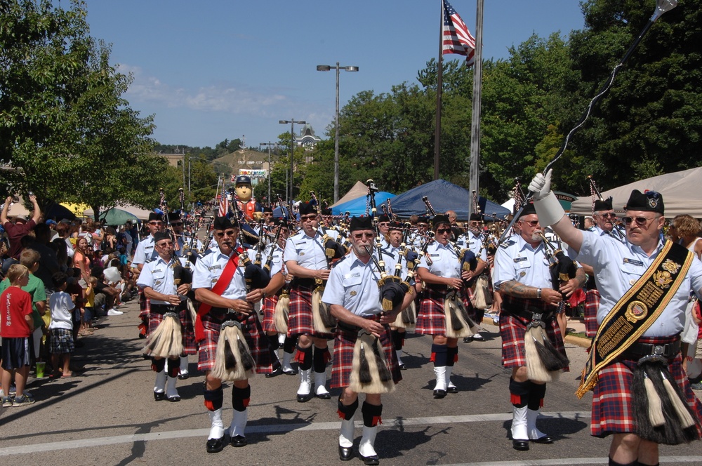 Coast Guard Festival Parade