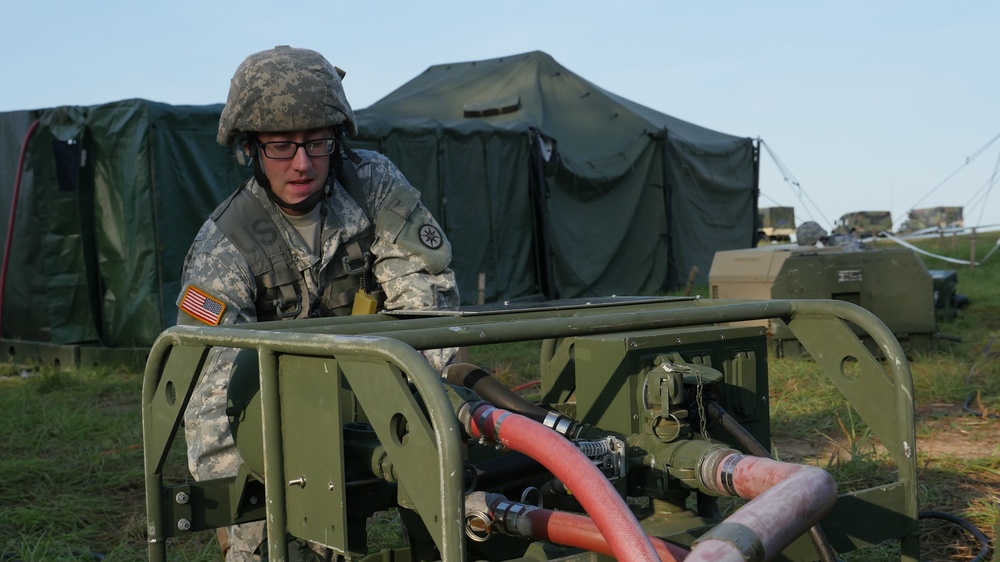 Army Reservists provide field hygiene services