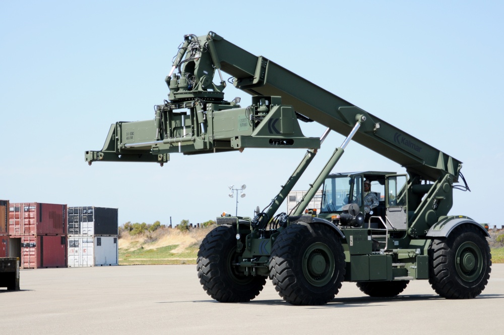 Army Reserve Soldiers conduct harbor and seaport operations training