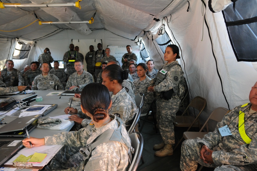 Army Reserve Soldiers conduct harbor and seaport operations training