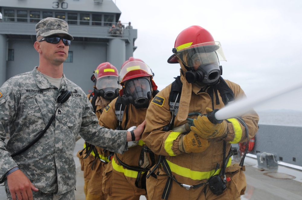 Army Reserve Soldiers conduct harbor and seaport operations training