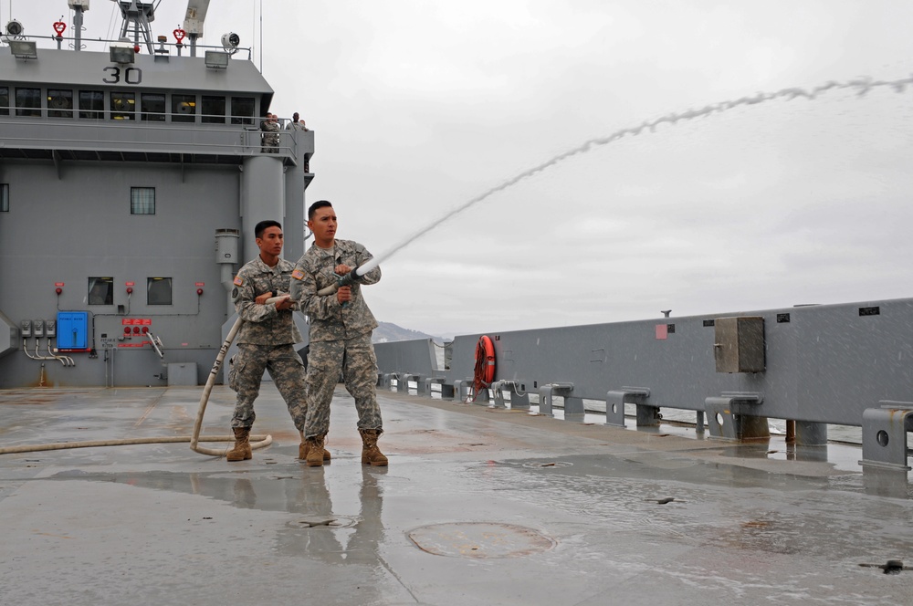 Army Reserve Soldiers conduct harbor and seaport operations training