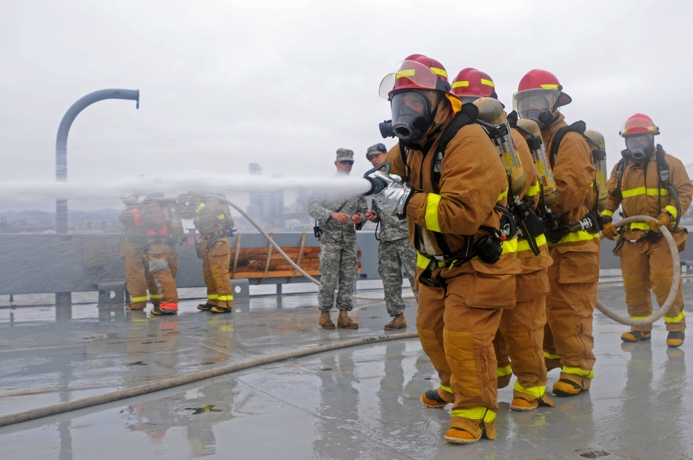 Army Reserve Soldiers conduct harbor and seaport operations training